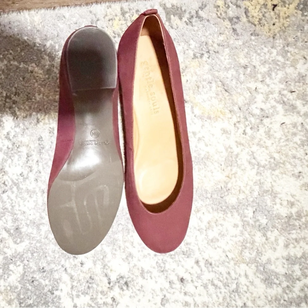 Gentle Souls Women's Maroon Loafers like new